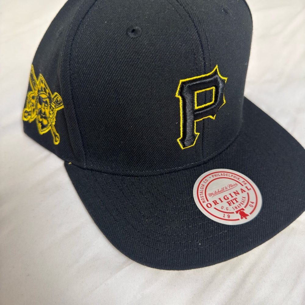 Pittsburgh Pirates Black and Yellow baseball snapback